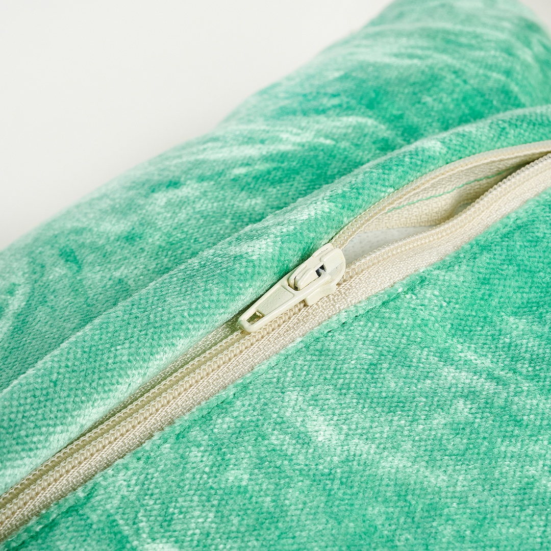 Ghunı Nakışlı Viskon Dolgulu Kırlent 30x55 Cm Yeşil