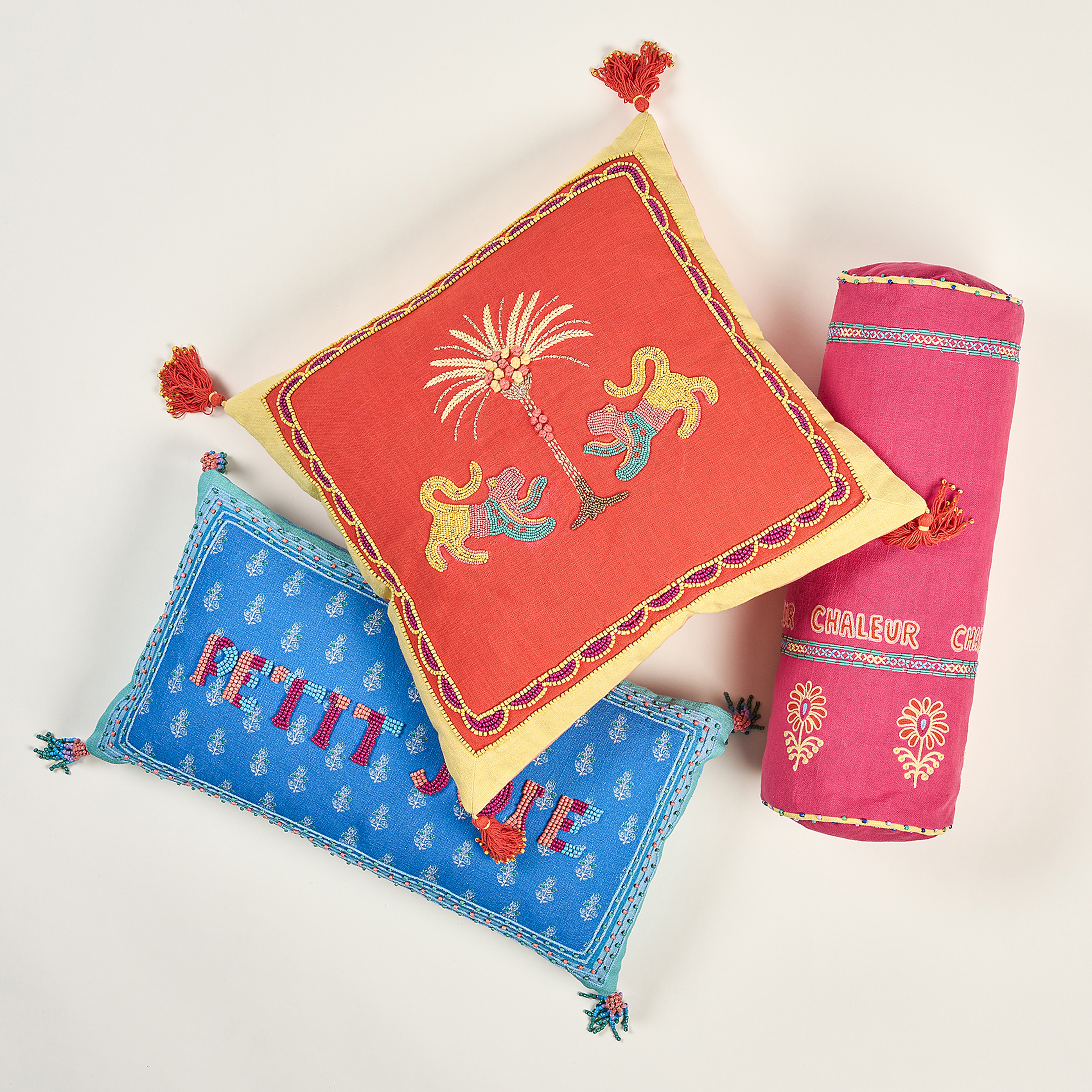 Ghunı Nakışlı Pamuk Dolgulu Kırlent 17x47 Cm Fuşya