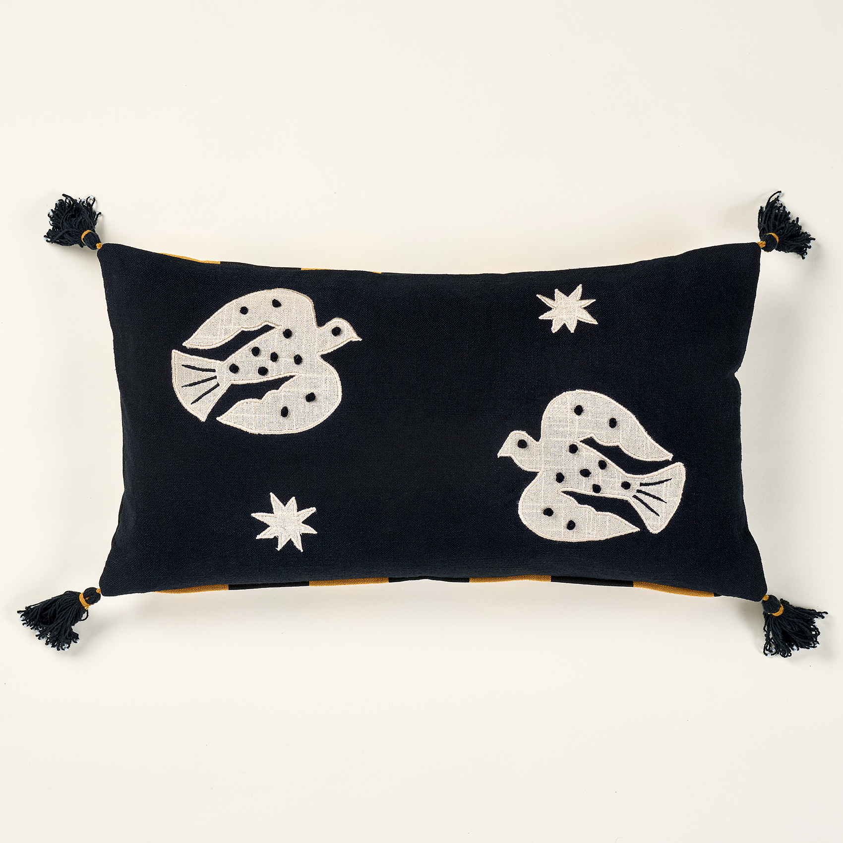 Ghunı Aplikeli Pamuk Dolgulu Kırlent 30x55 Cm Siyah