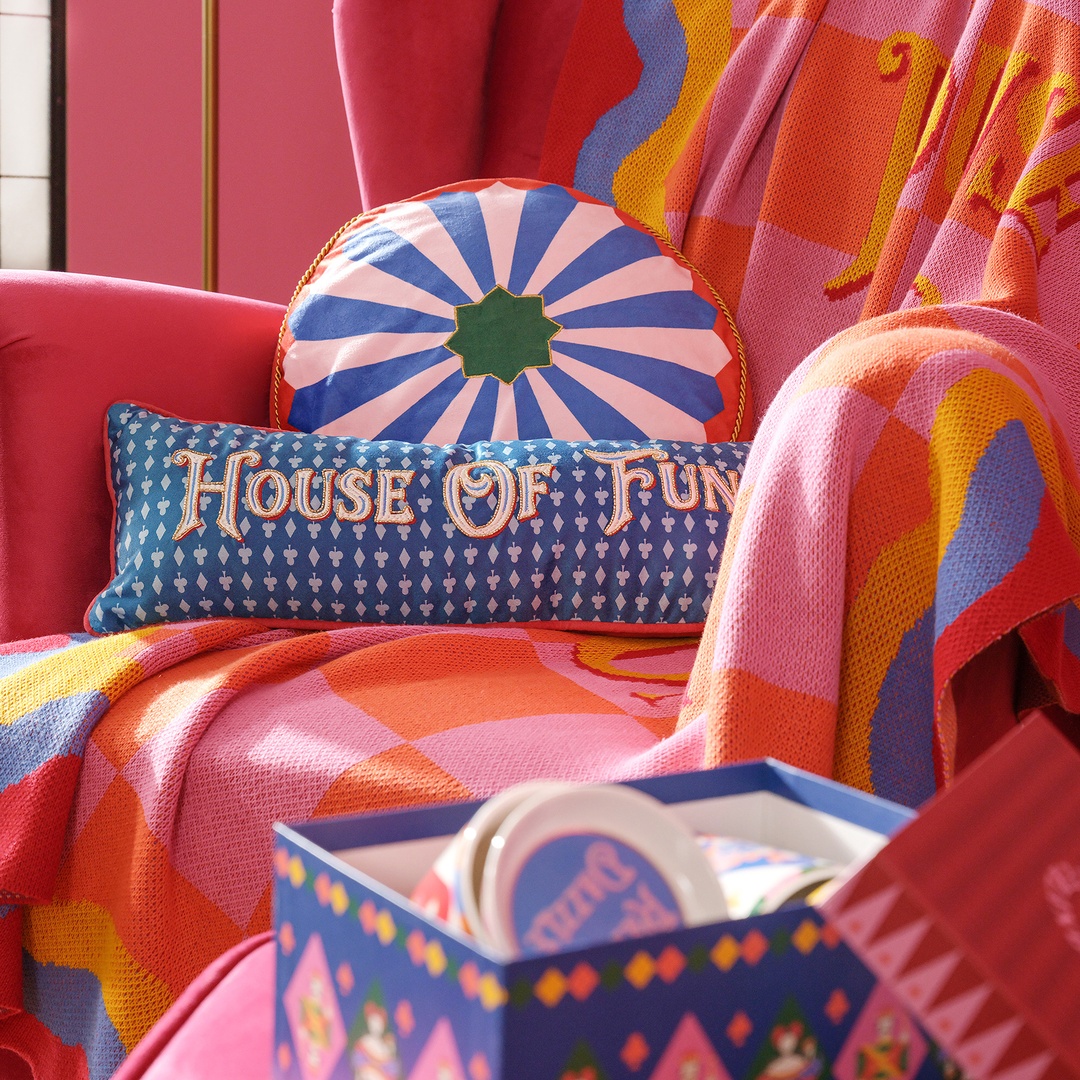 Hansı Dijital Baskılı Nakışlı Dolgulu Kırlent 20x55 Cm Mavi