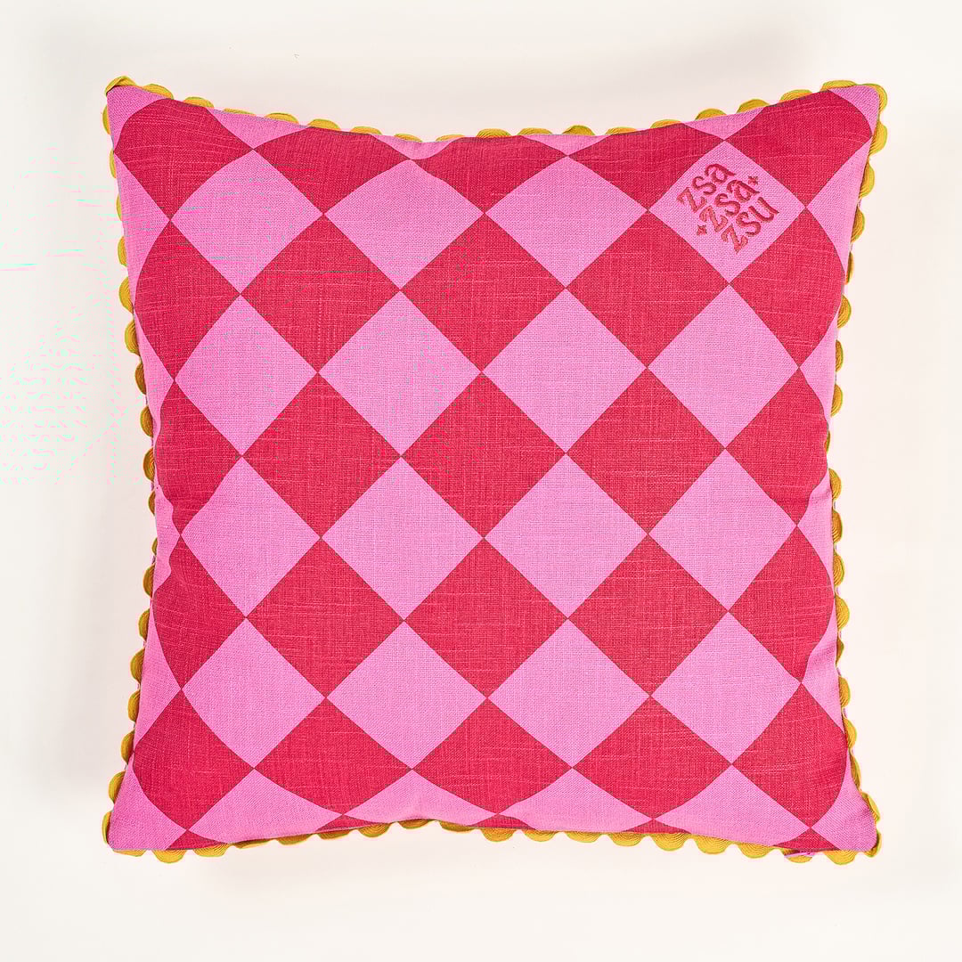 Hansı Dijital Baskılı Nakışlı Pamuk Dolgulu Kırlent 50x50 Cm Kırmızı - Pembe