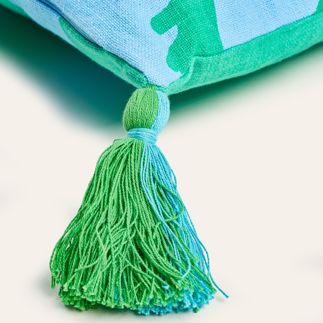 Hansı Dijital Baskılı Püsküllü Nakışlı Pamuk Dolgulu Kırlent 30x55 Cm Yeşil - Mavi