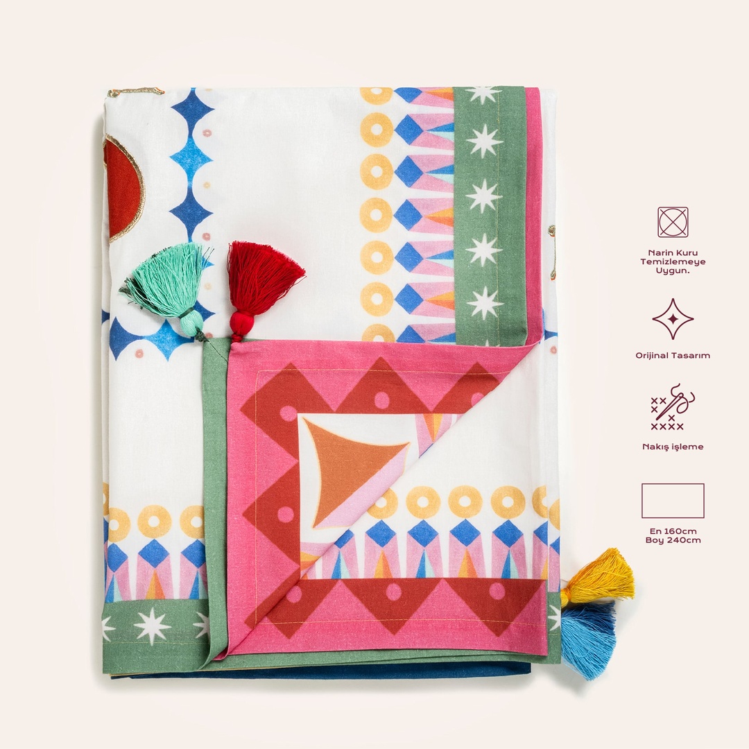 Nilüfer Dijital Baskılı Püsküllü Nakışlı Pamuk Masa Örtüsü 160x240 Cm Ekru