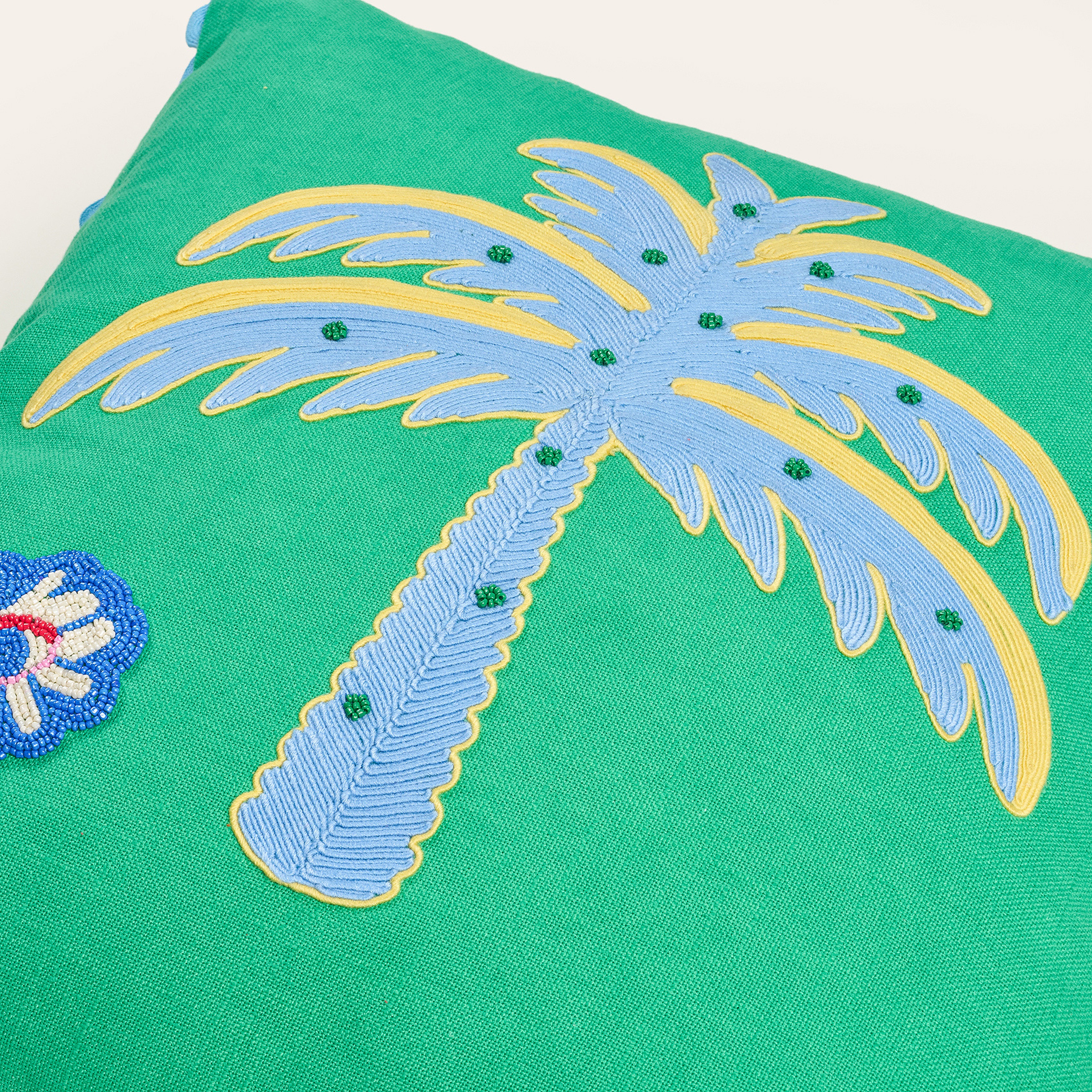 Hansı Dijital Baskılı Nakışlı Pamuk Dolgulu Kırlent 50x50 Cm Yeşil