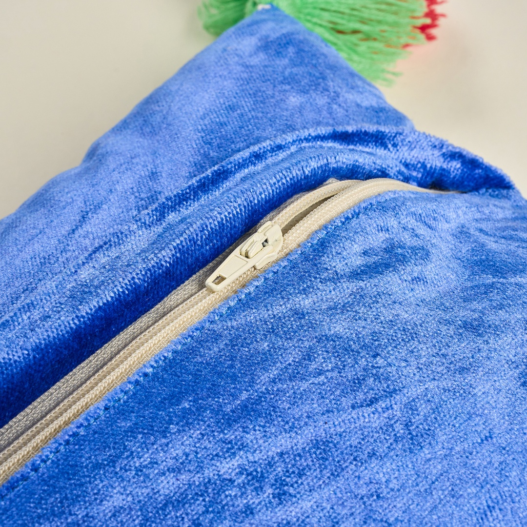 Ghunı Püsküllü Nakışlı Viskon Dolgulu Kırlent 30x55 Cm Koyu Mavi