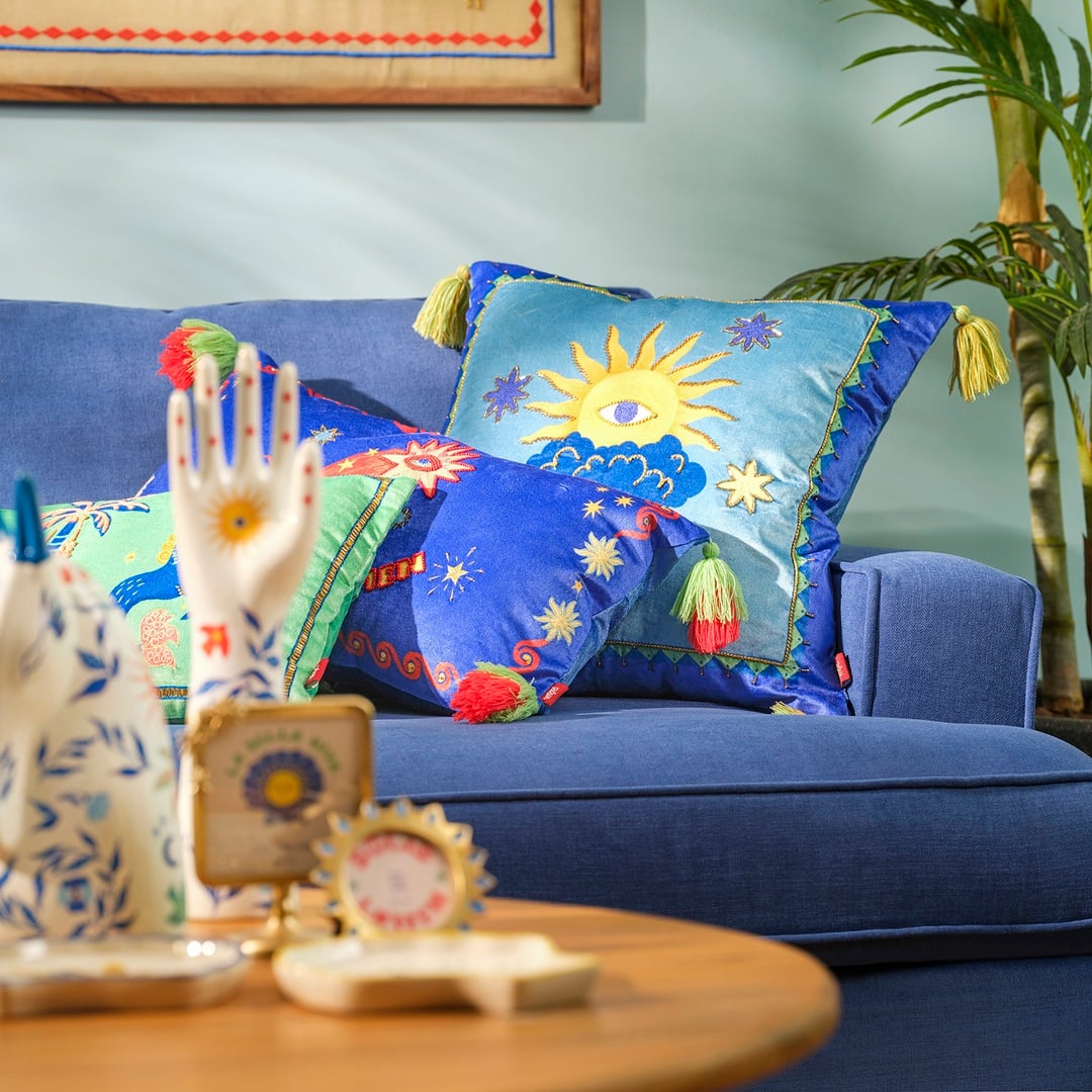 Ghunı Püsküllü Nakışlı Viskon Dolgulu Kırlent 50x50 Cm Mavi