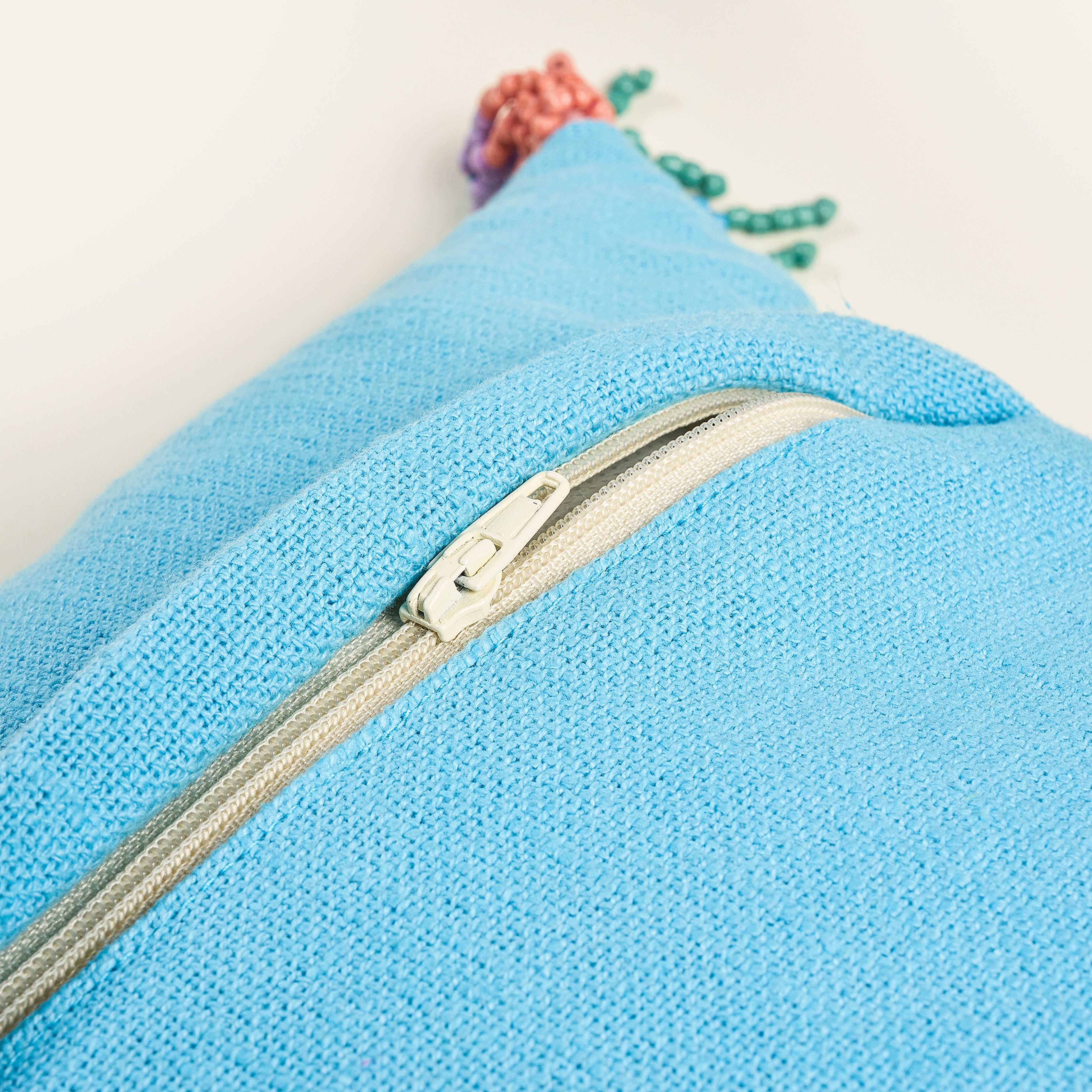 Ghunı Püsküllü Nakışlı Pamuk Dolgulu Kırlent 30x55 Cm Mavi