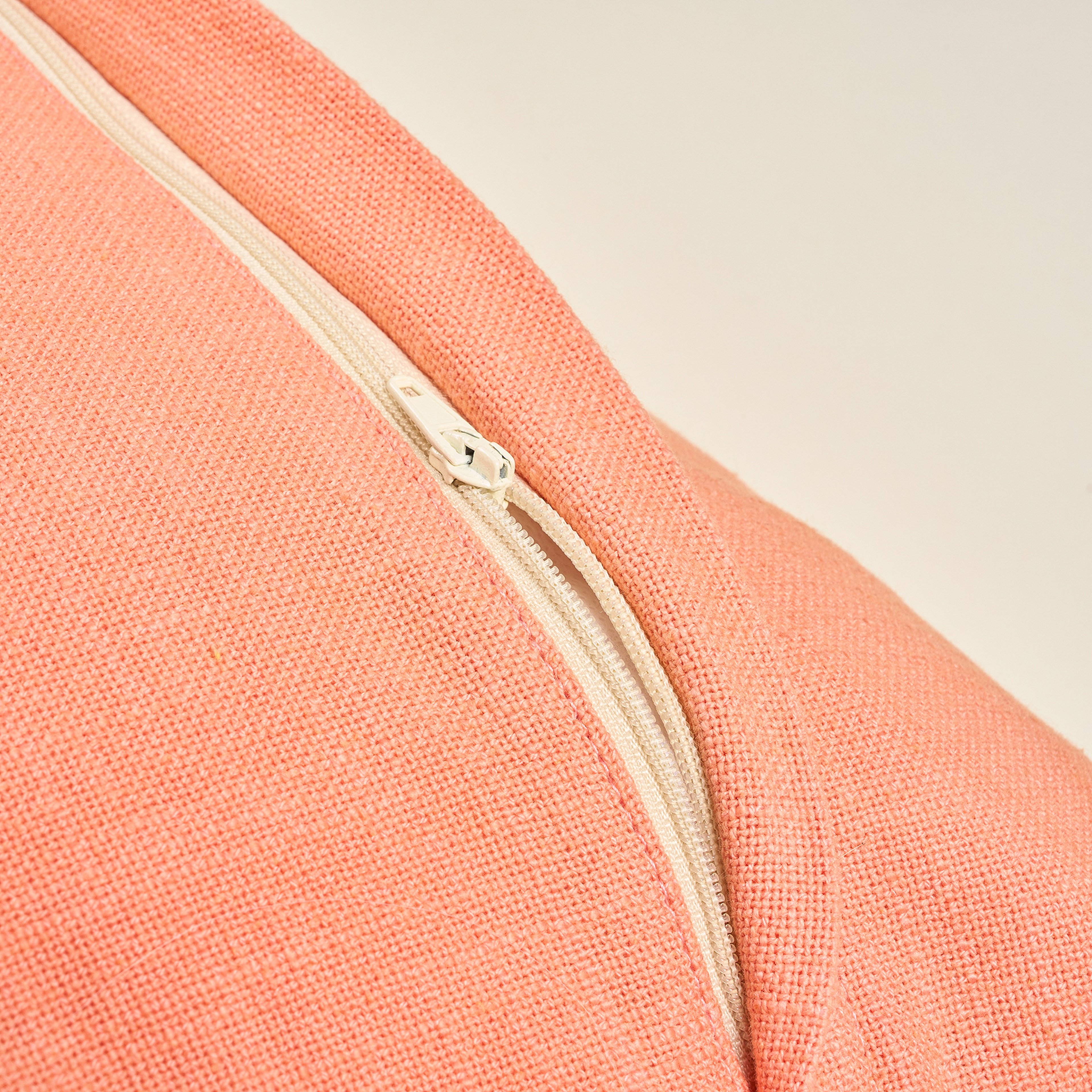 Ghunı Püsküllü Nakışlı Pamuk Dolgulu Kırlent 50x50 Cm Turuncu