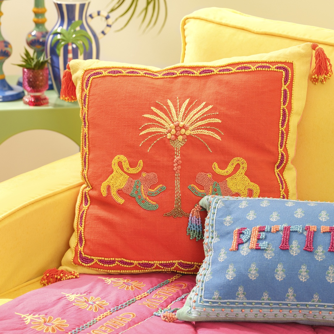 Ghunı Püsküllü Nakışlı Pamuk Dolgulu Kırlent 50x50 Cm Turuncu