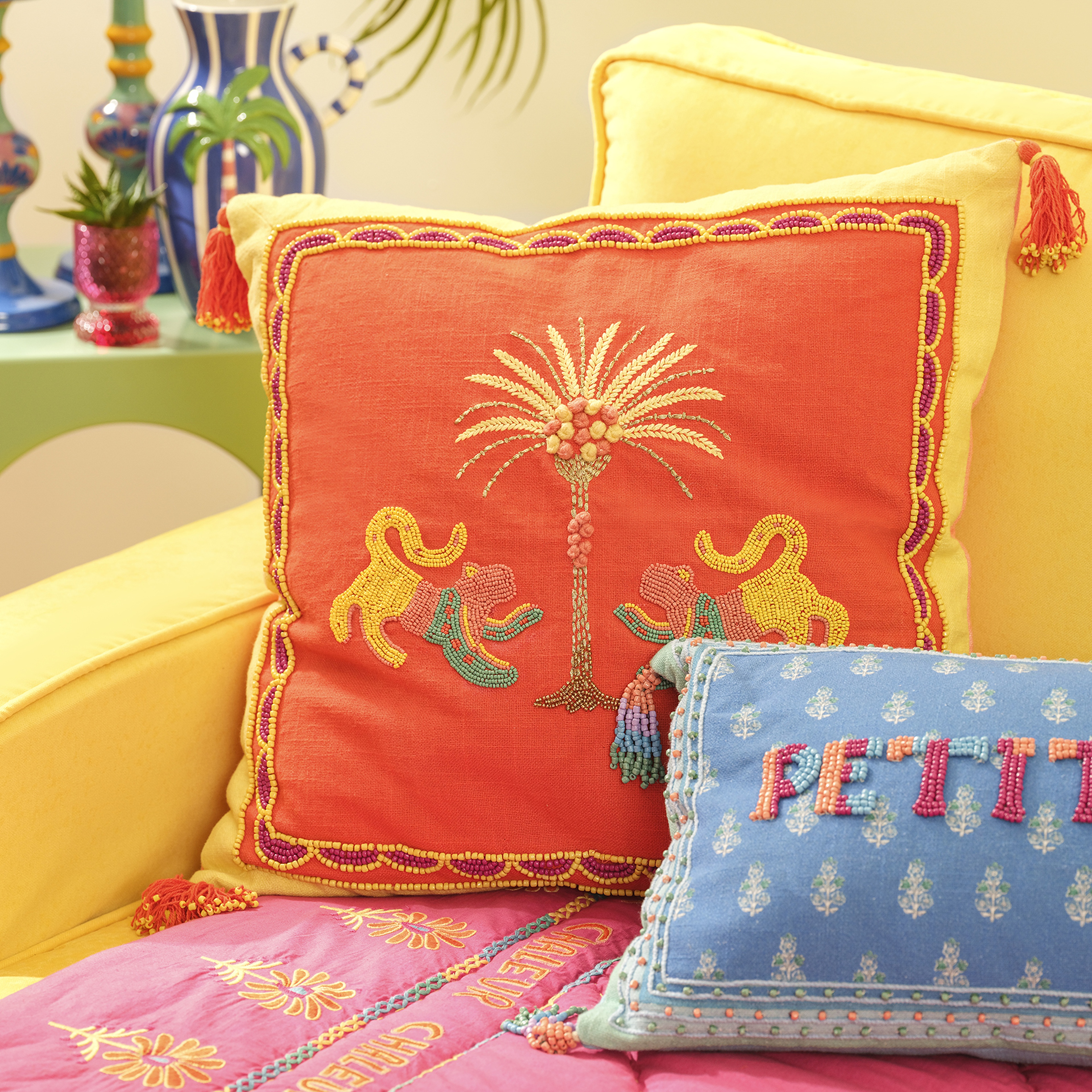 Ghunı Püsküllü Nakışlı Pamuk Dolgulu Kırlent 50x50 Cm Turuncu