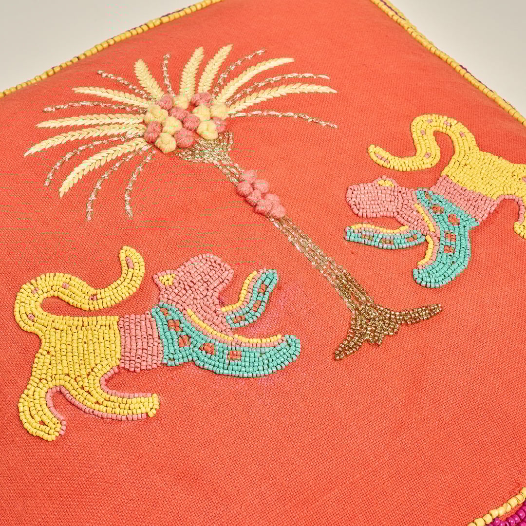 Ghunı Püsküllü Nakışlı Pamuk Dolgulu Kırlent 50x50 Cm Turuncu