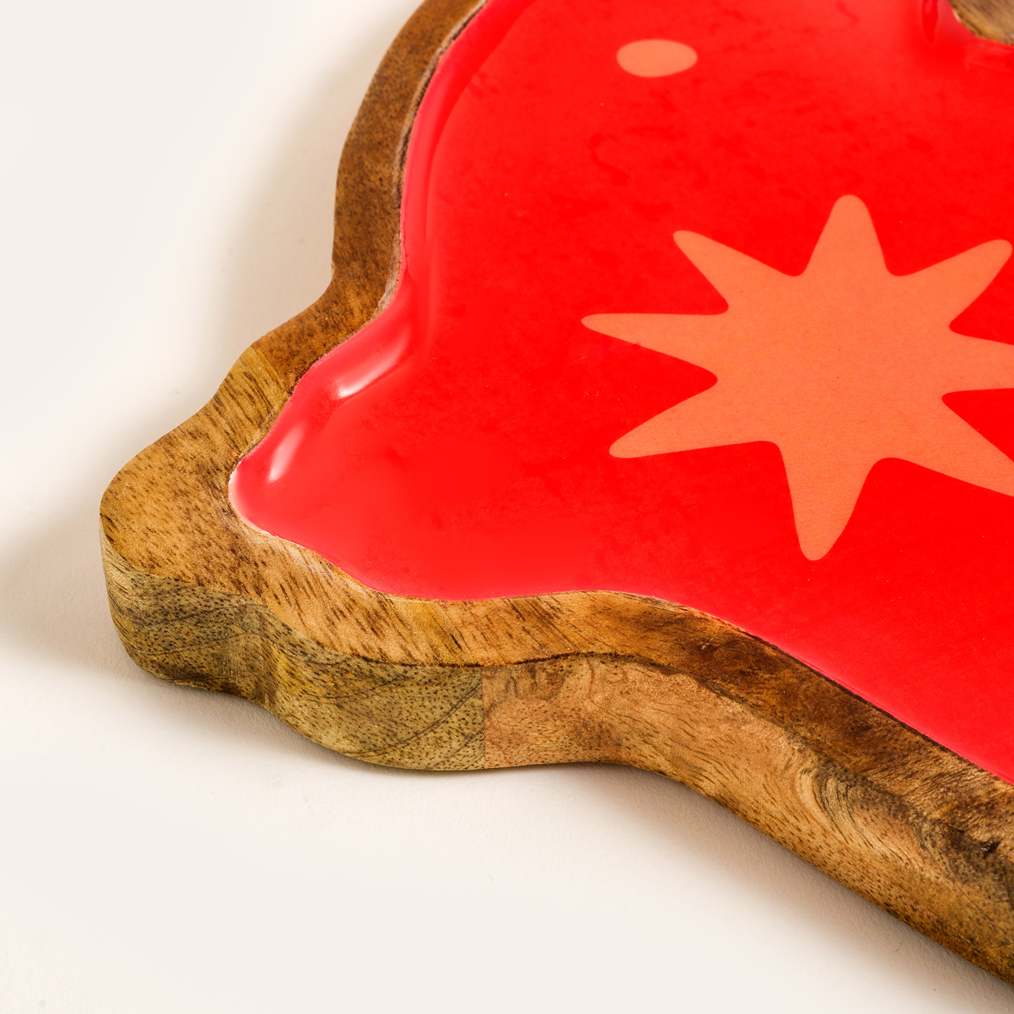 Lakrı Mango Ağacı Sunum Tahtası 24.5x22 Cm Kırmızı