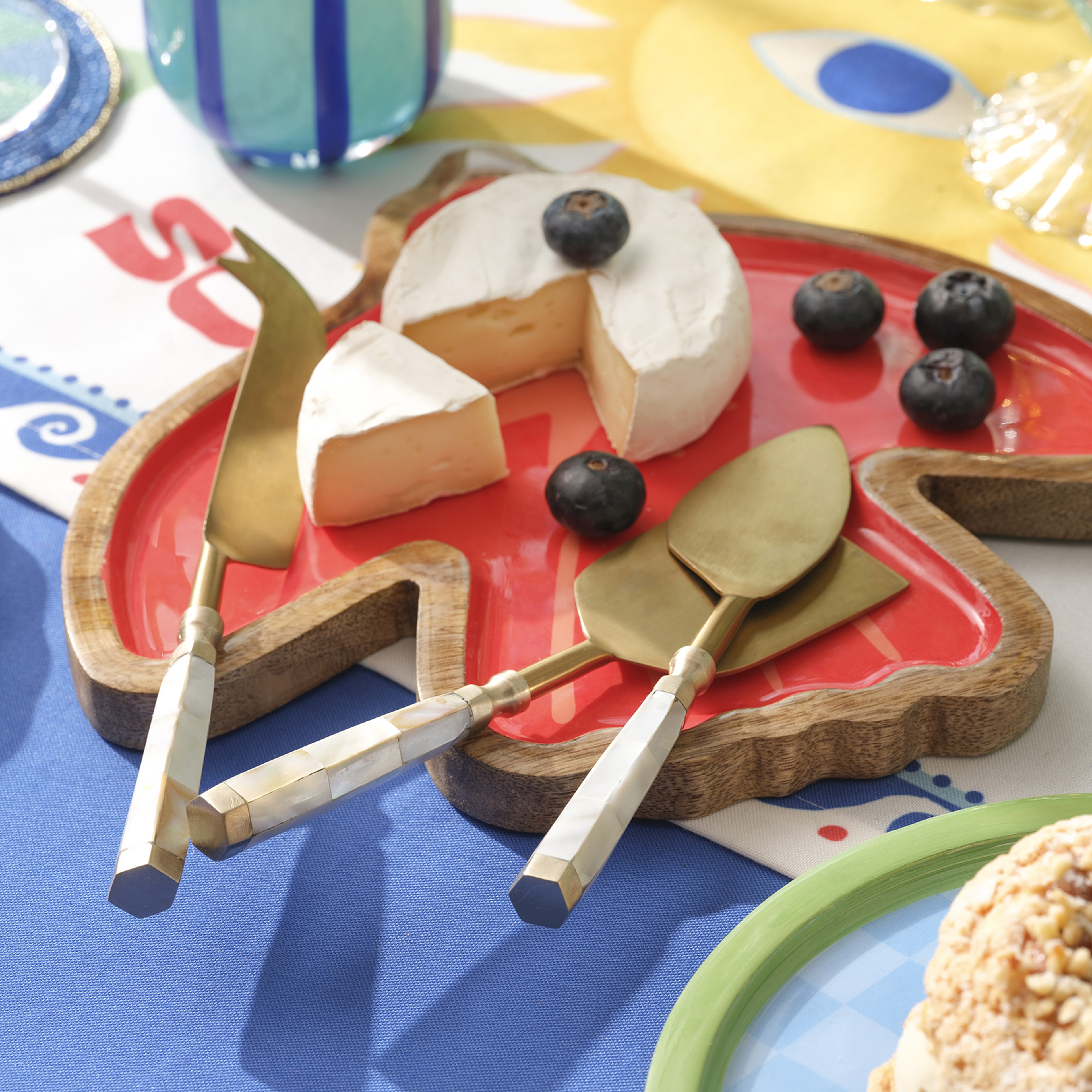 Lakrı Mango Ağacı Sunum Tahtası 24.5x22 Cm Kırmızı