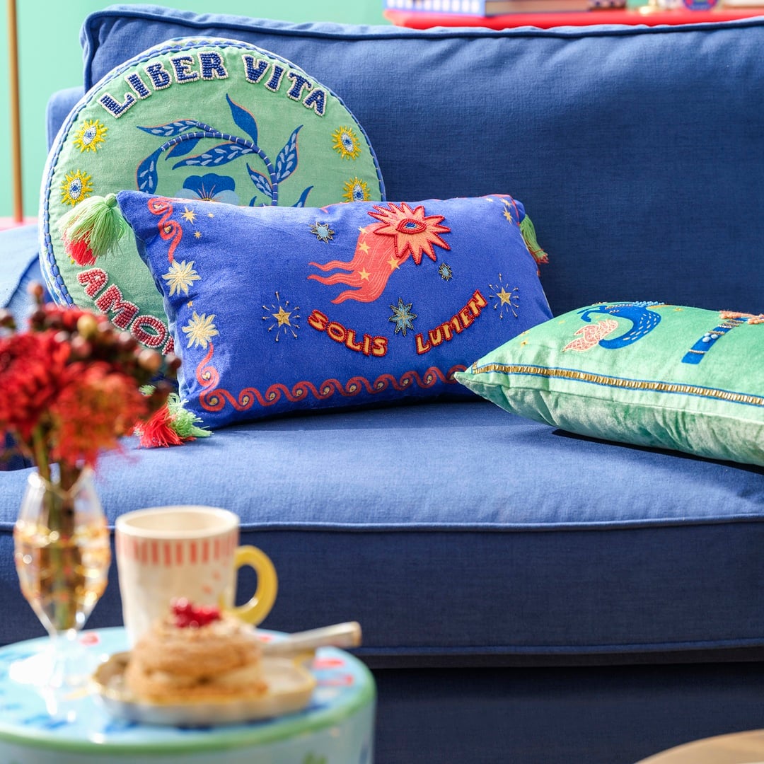 Ghunı Püsküllü Nakışlı Viskon Dolgulu Kırlent 30x55 Cm Koyu Mavi