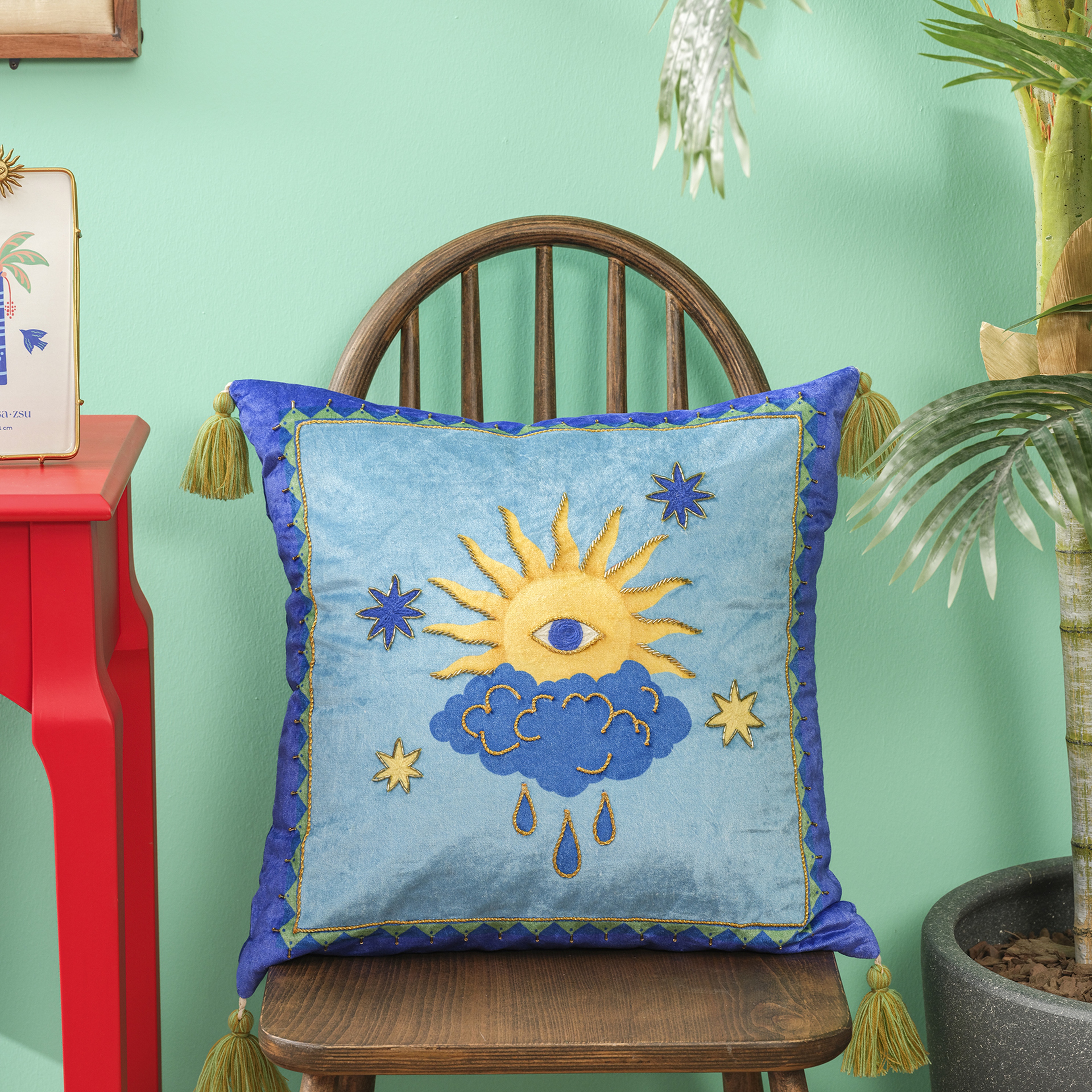 Ghunı Püsküllü Nakışlı Viskon Dolgulu Kırlent 50x50 Cm Mavi