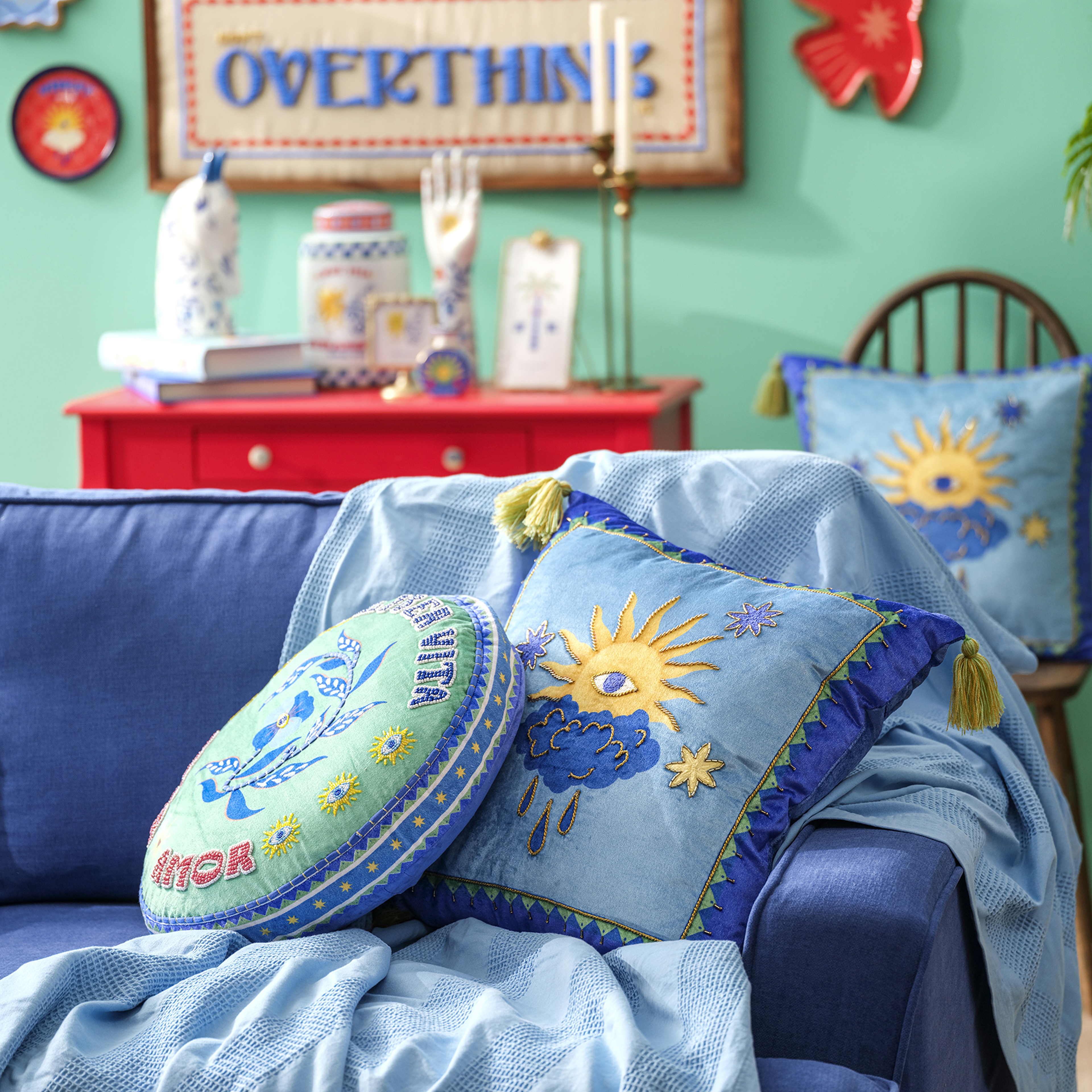 Ghunı Püsküllü Nakışlı Viskon Dolgulu Kırlent 50x50 Cm Mavi