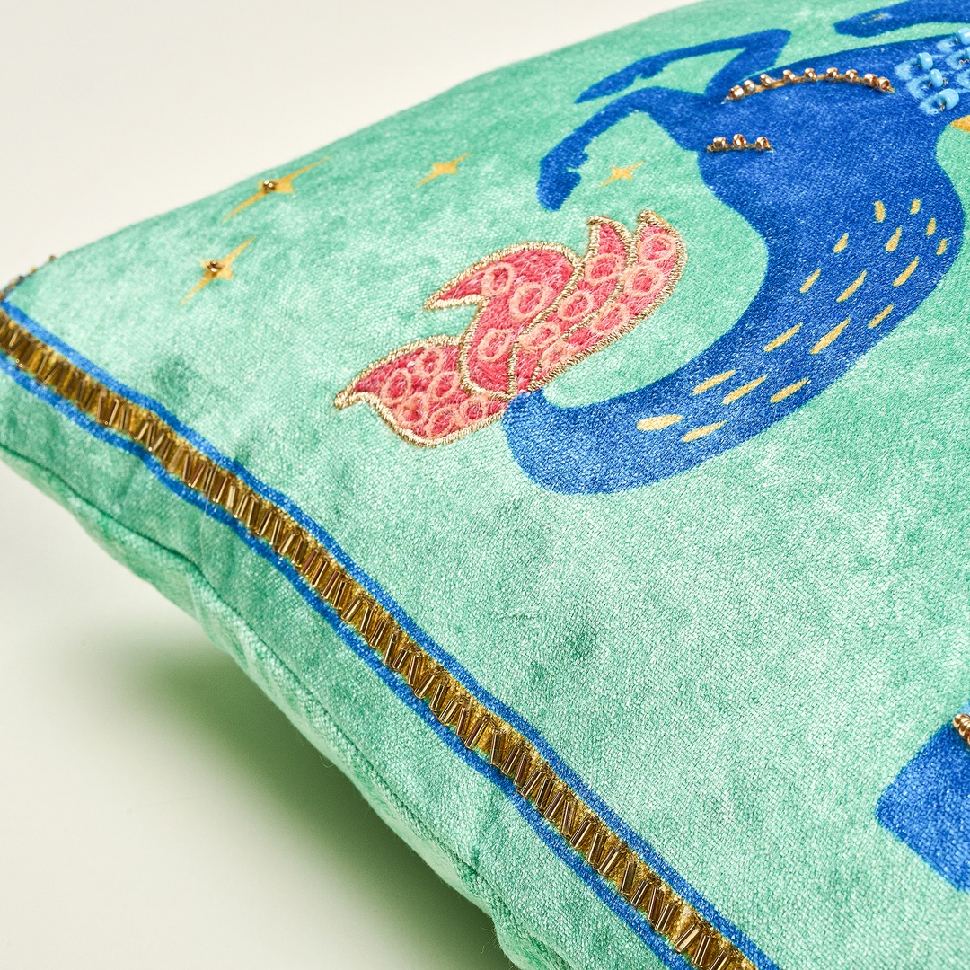 Ghunı Nakışlı Viskon Dolgulu Kırlent 30x55 Cm Yeşil