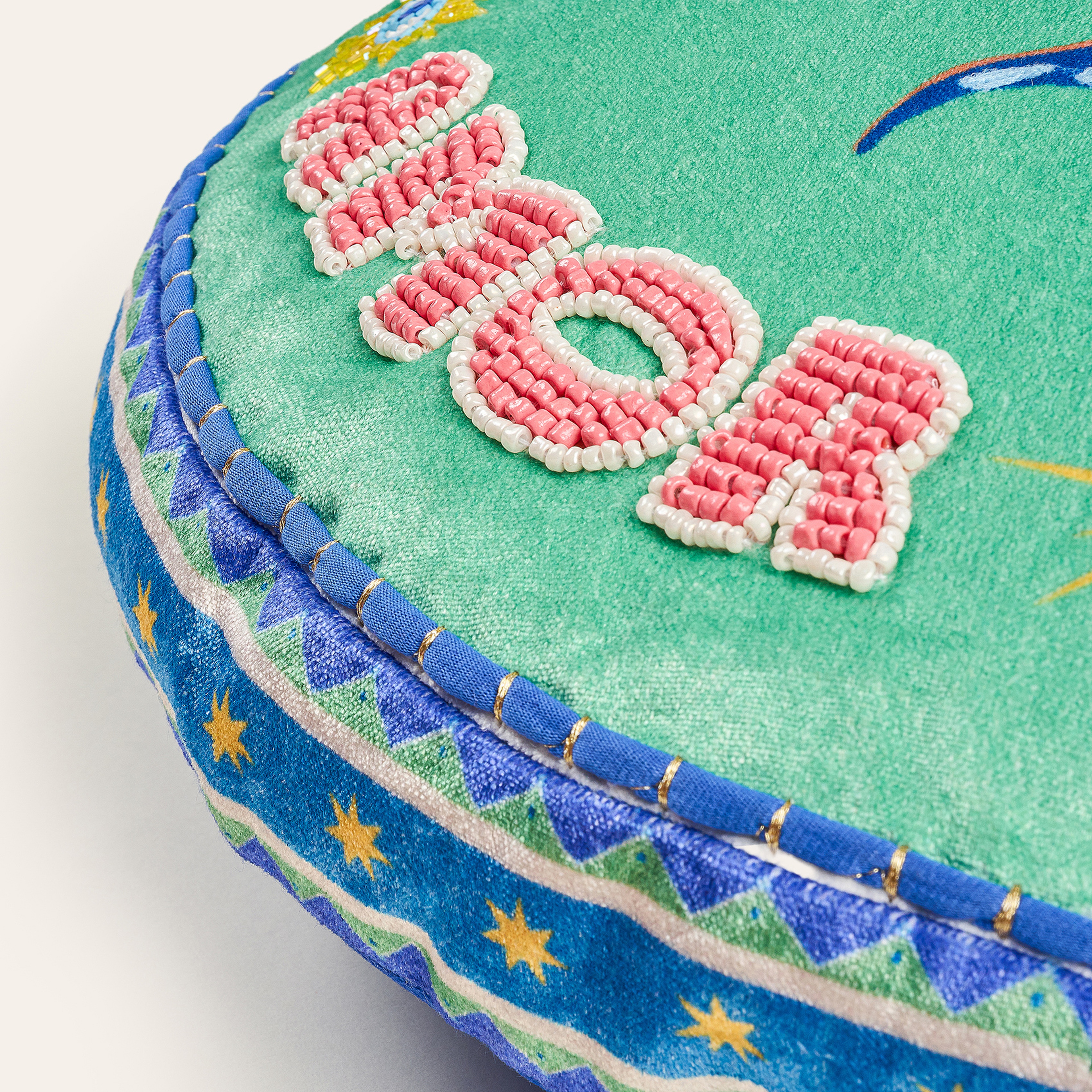 Ghunı Nakışlı Viskon Dolgulu Kırlent 40 Cm Yeşil