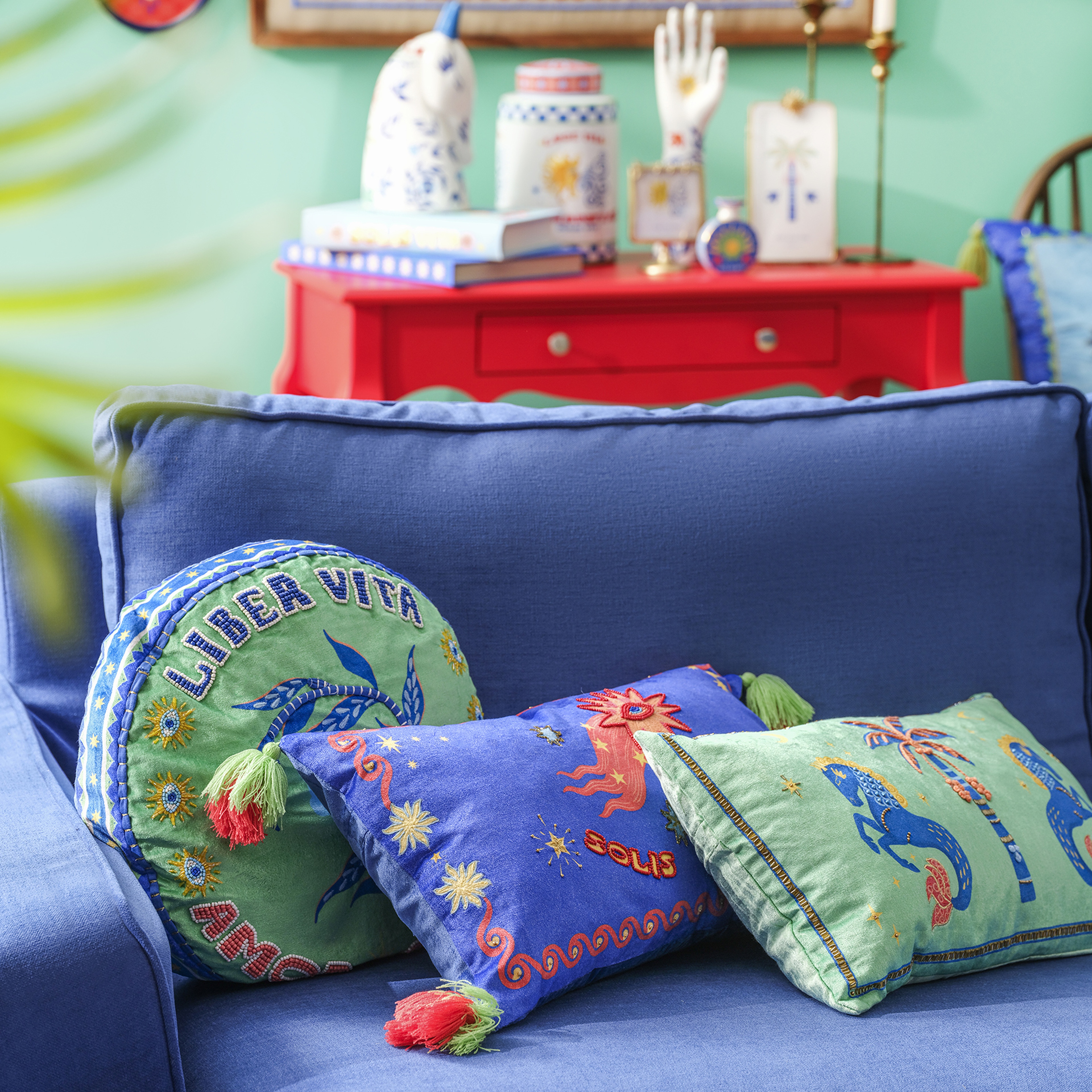 Ghunı Nakışlı Viskon Dolgulu Kırlent 40 Cm Yeşil