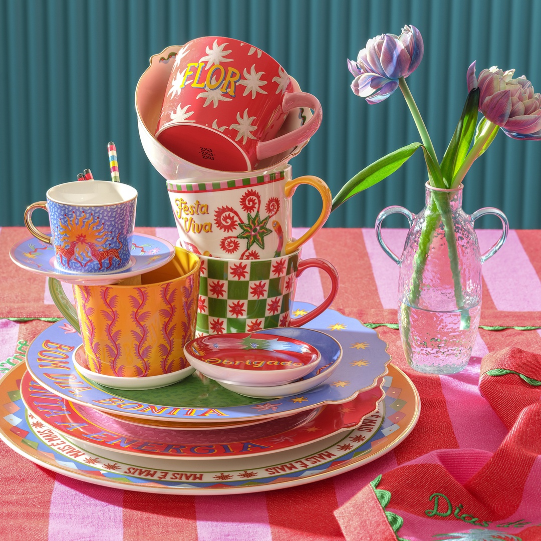 Nanjıng Borosilikat Cam Vazo 10.5x6.5x15.5 Cm Renkli