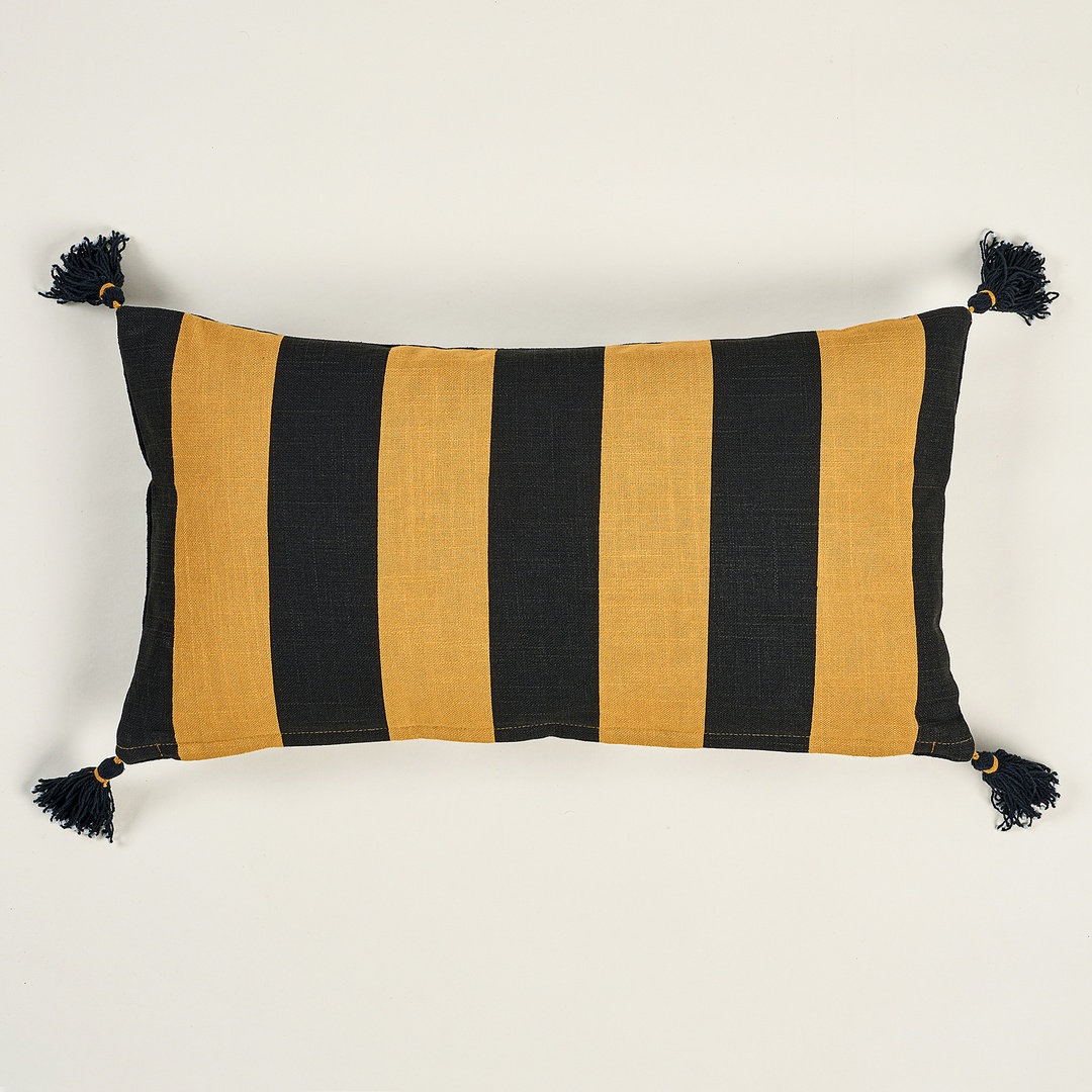 Ghunı Aplikeli Pamuk Dolgulu Kırlent 30x55 Cm Siyah