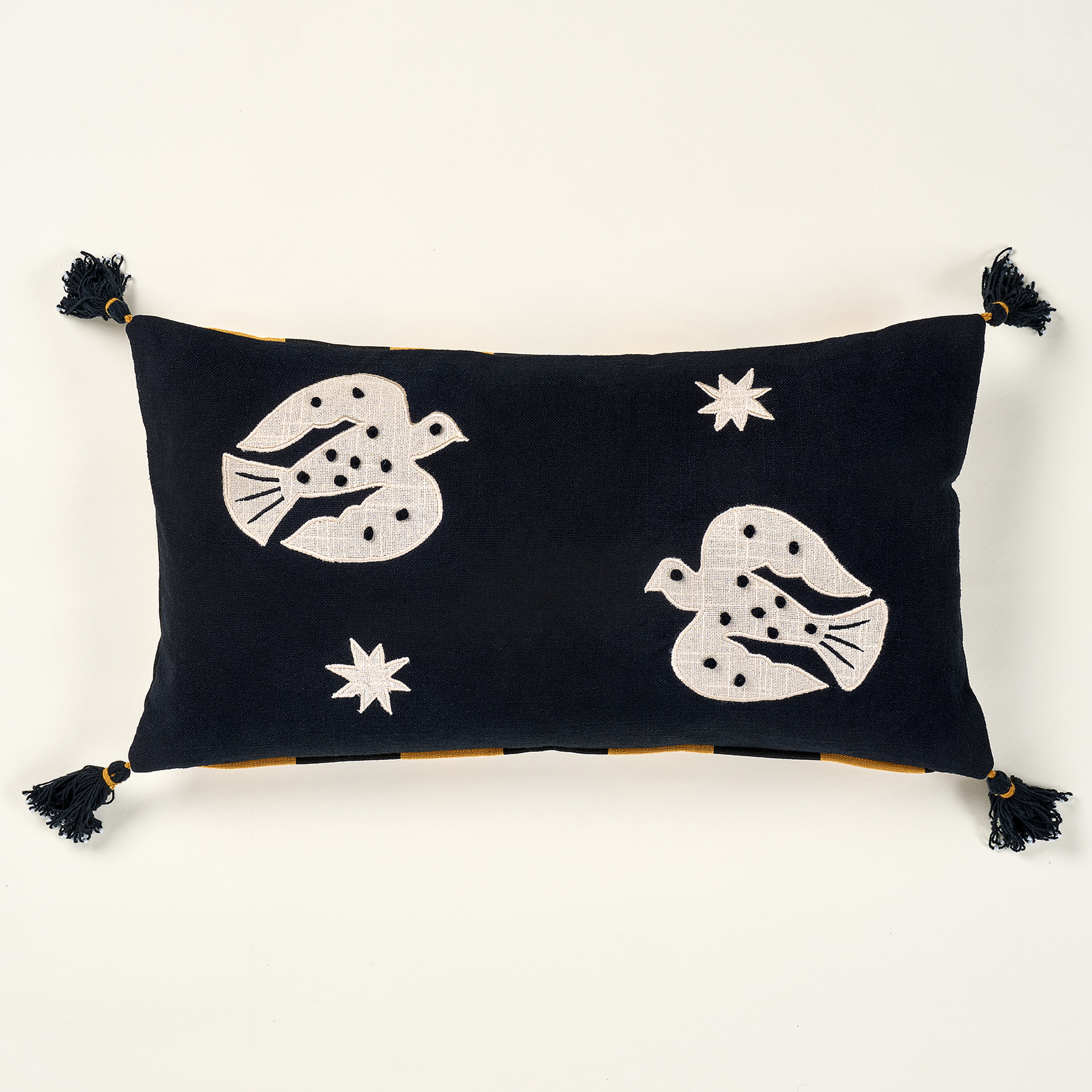 Ghunı Aplikeli Pamuk Dolgulu Kırlent 30x55 Cm Siyah