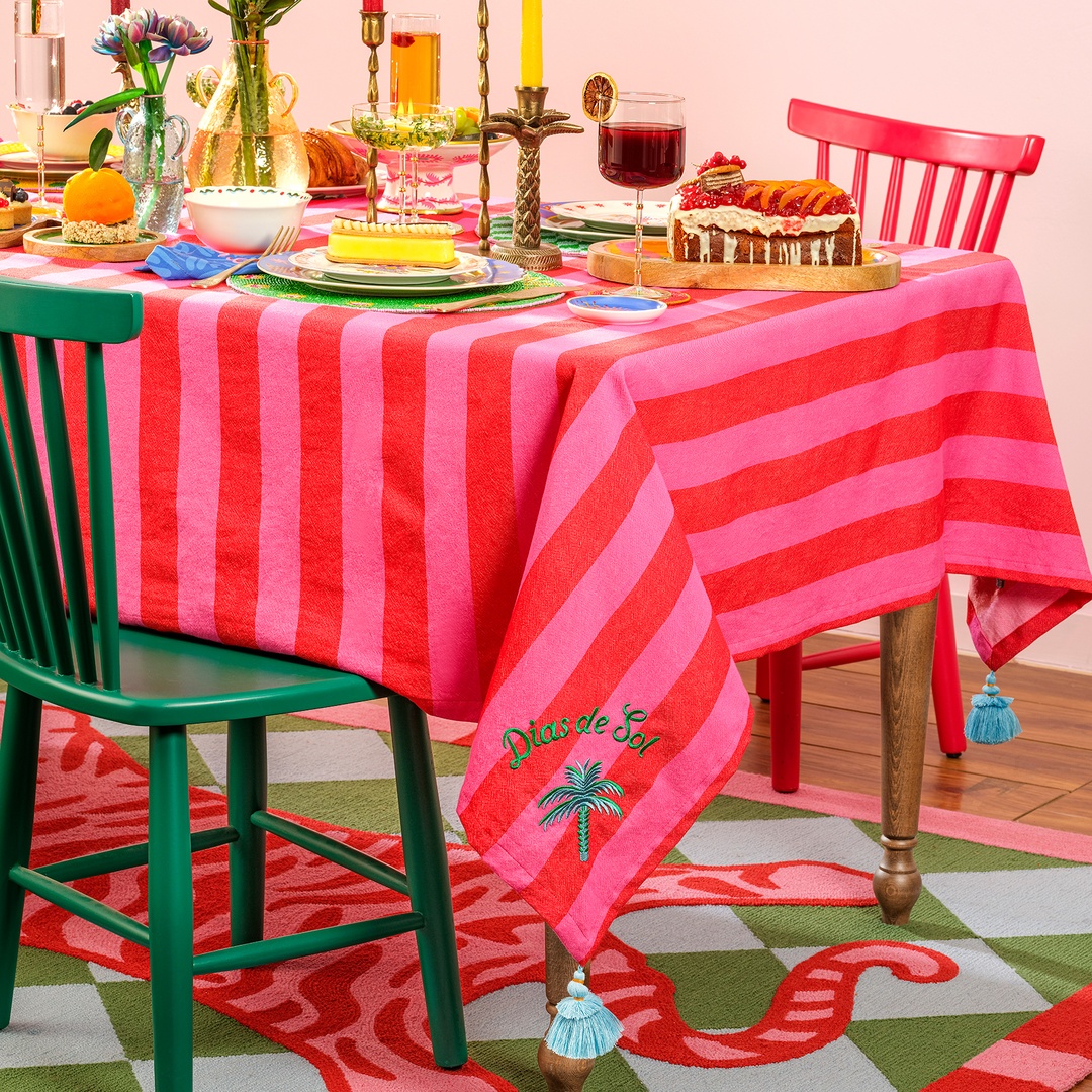 Nilüfer Pembe - Kırmızı Masa Örtüsü 160x240 Cm