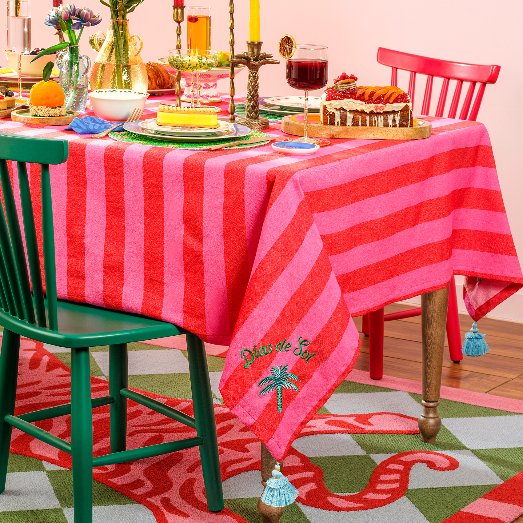 Nilüfer Pembe - Kırmızı Masa Örtüsü 160x240 Cm