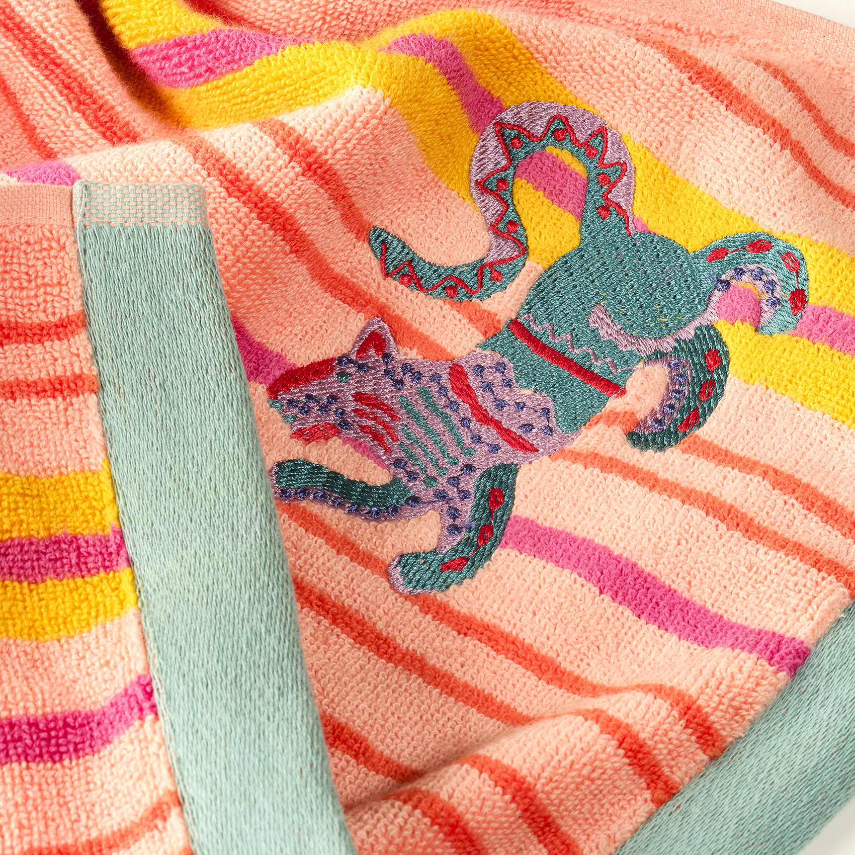 Ornaz İplik Boyalı Nakışlı Pamuk Yüz Havlusu 50x90 Cm Somon